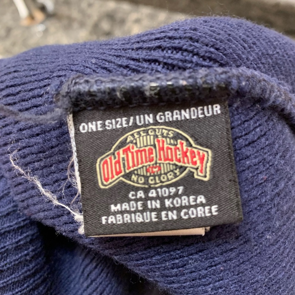Toronto Maple Leafs Navy Blue Beanie - Picture 3 of 4